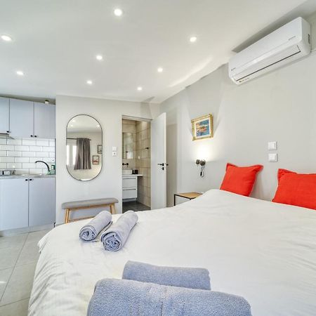 Chic Rooftop Studio W/ Terrace - Near Acropolis Athens Luaran gambar